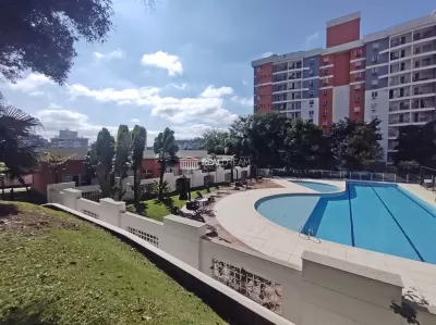 Piscina e área de festa