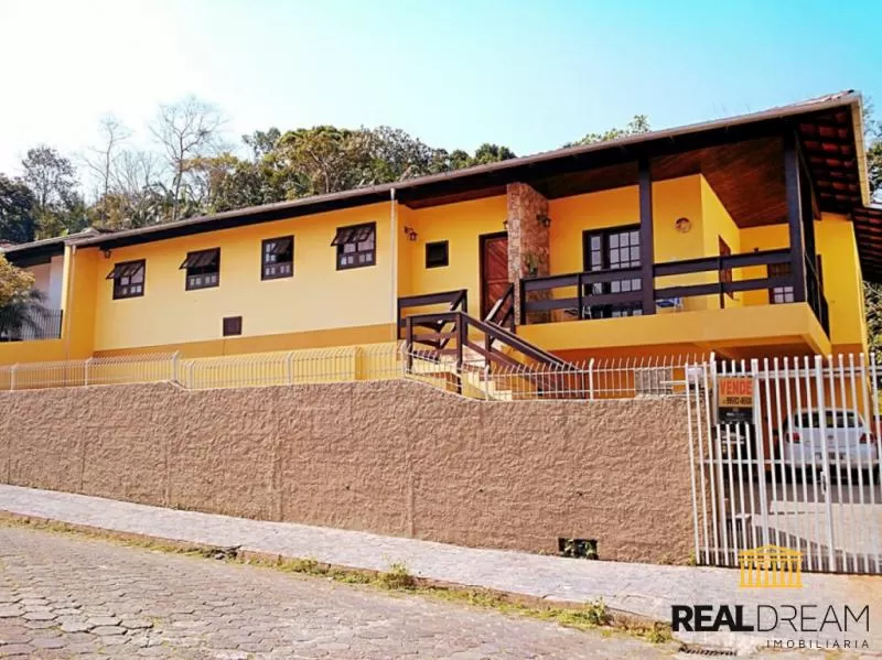 Casa 4 dormitórios Água Verde - Blumenau, SC